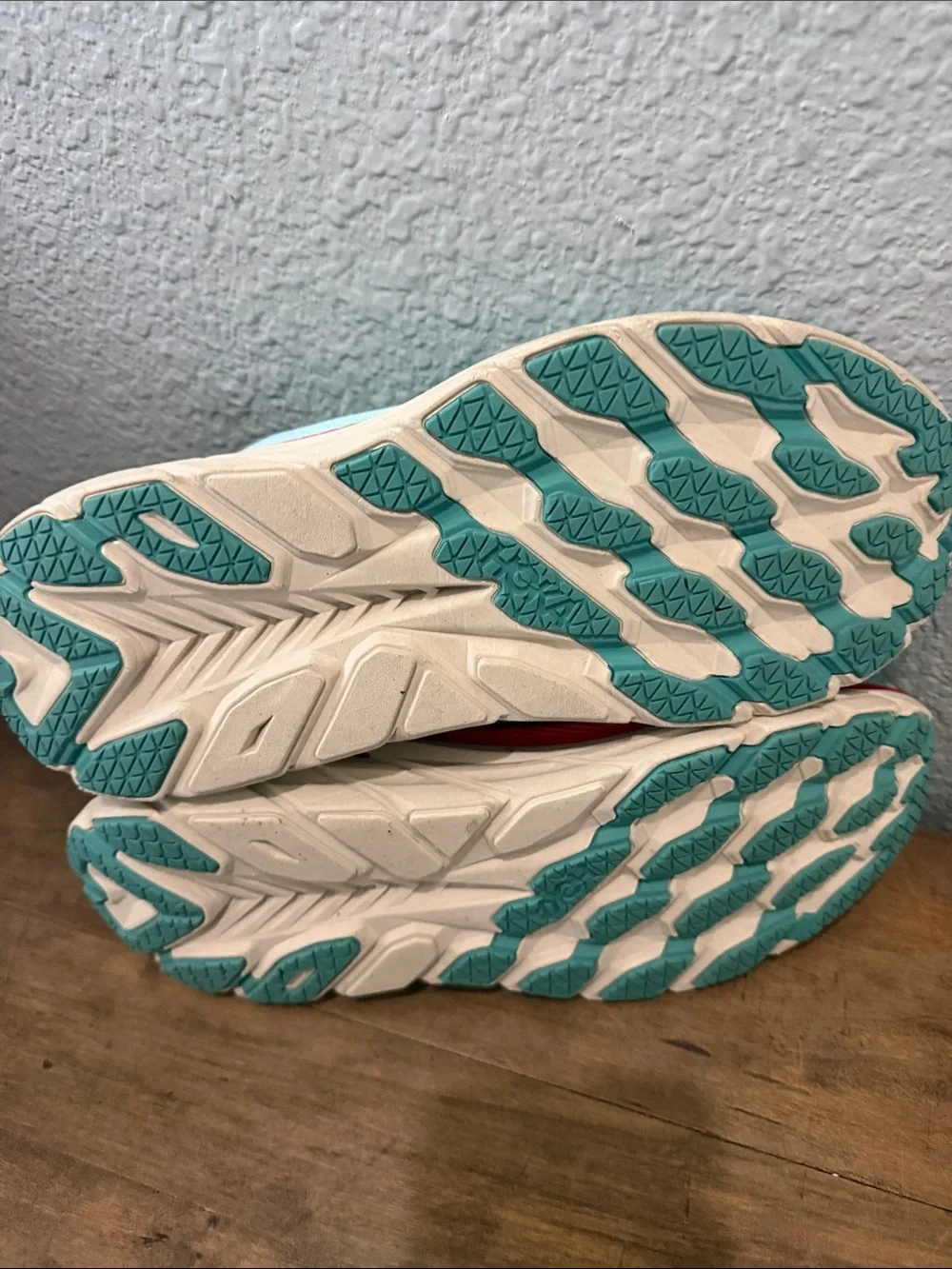 Hoka light aqua